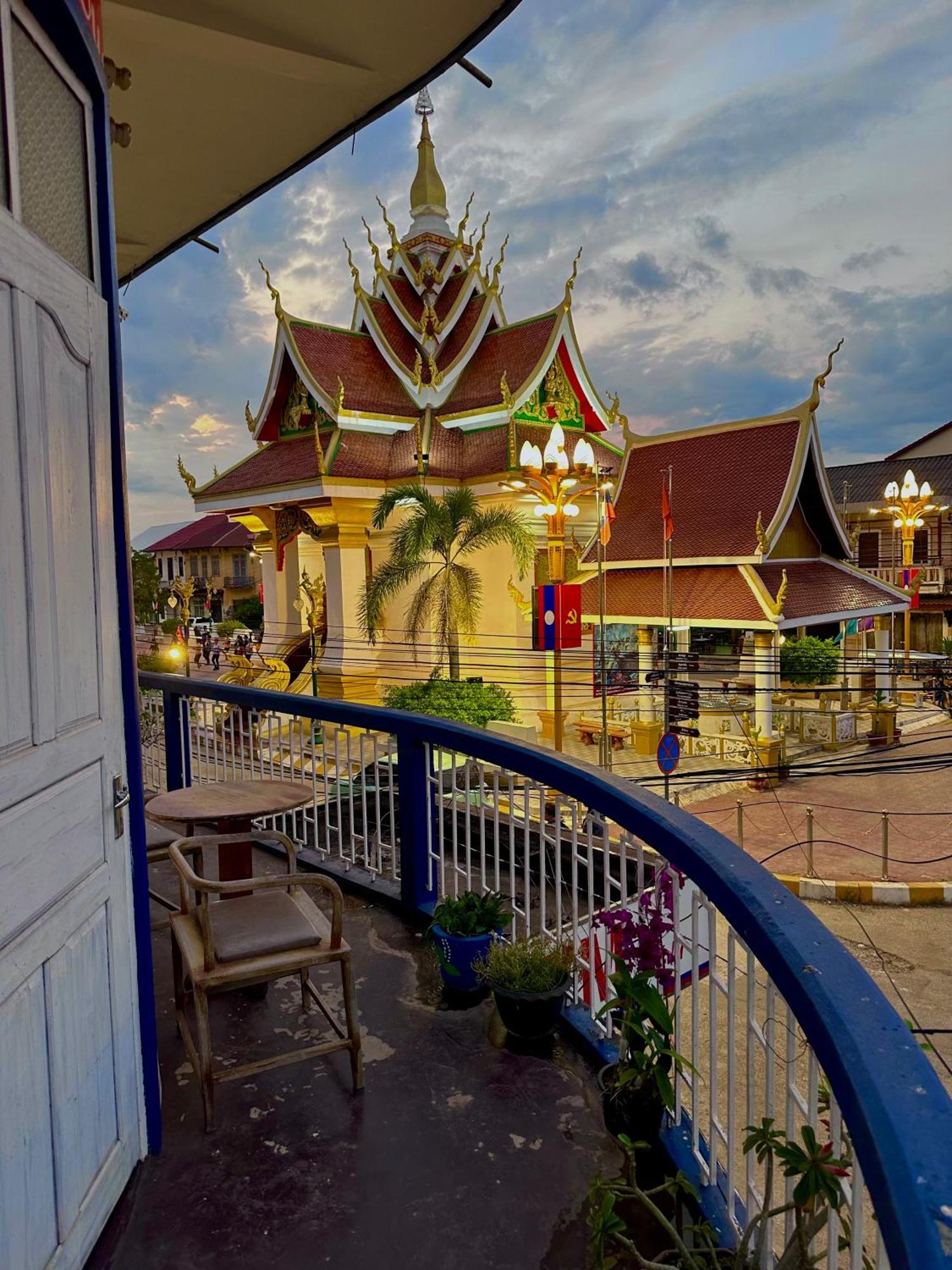 Kfg Guesthouse ท่าแขก ภายนอก รูปภาพ