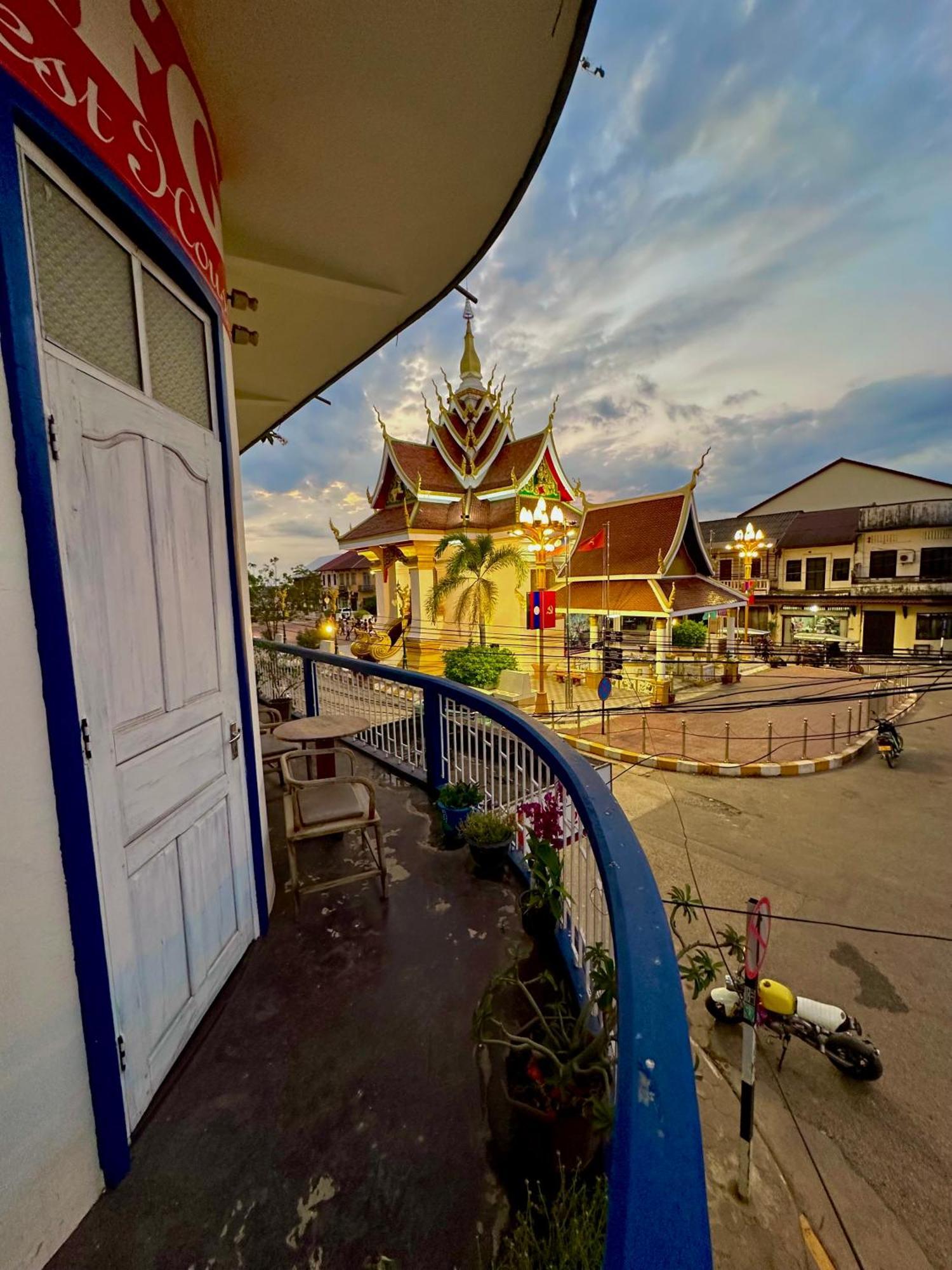 Kfg Guesthouse ท่าแขก ภายนอก รูปภาพ
