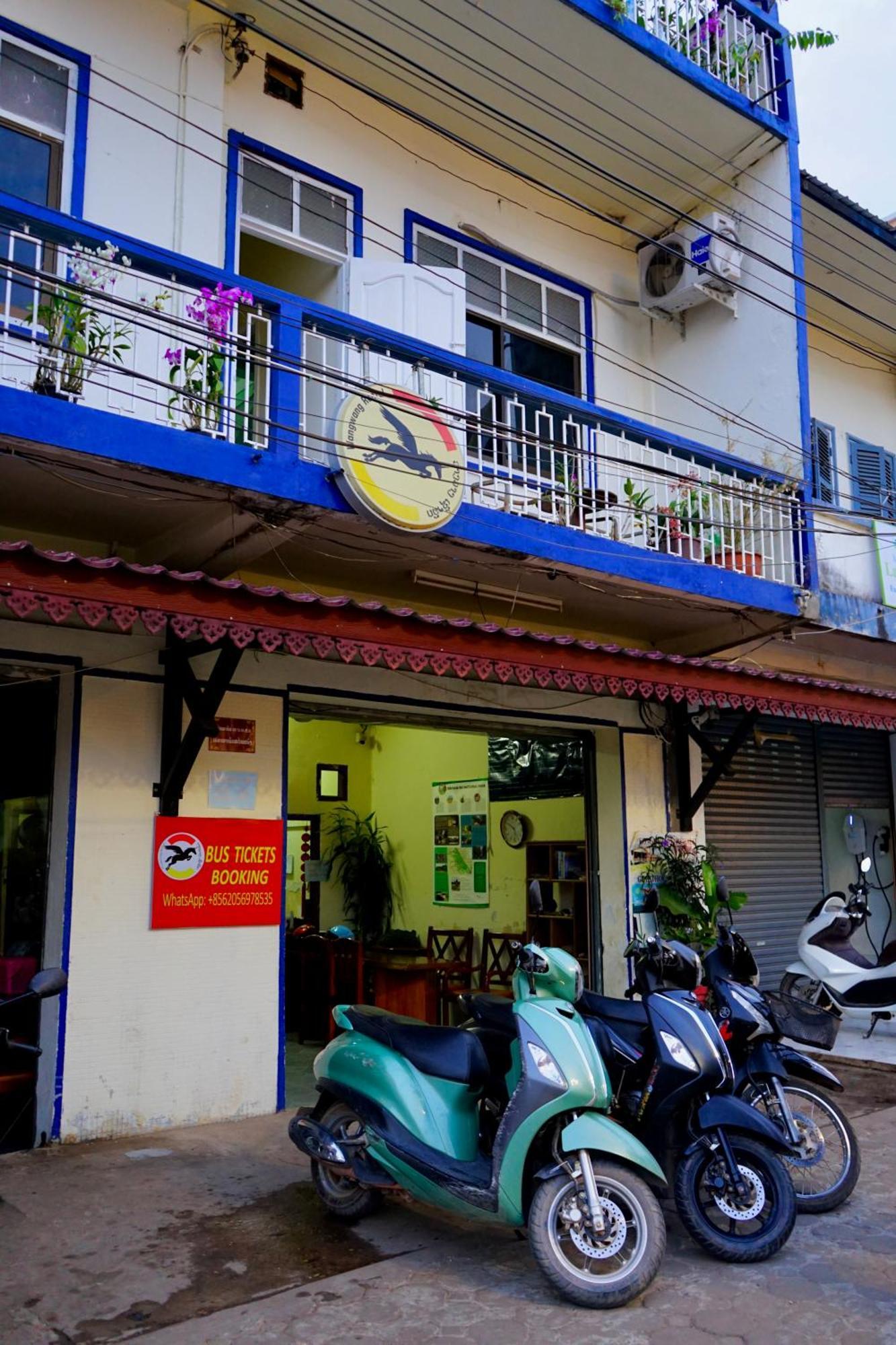 Kfg Guesthouse ท่าแขก ภายนอก รูปภาพ